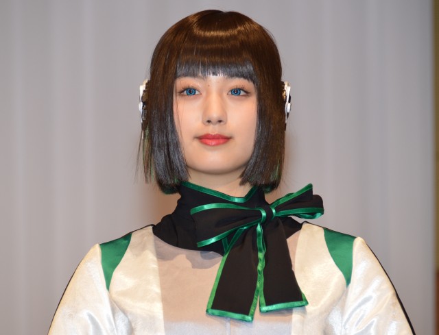 仮面ライダーゼロワン 秘書のイズが可愛い と話題 演じるのは高知県出身18歳 鶴嶋乃愛 女優デビュー作ながら演技の評判も上々 ニチアサエイト