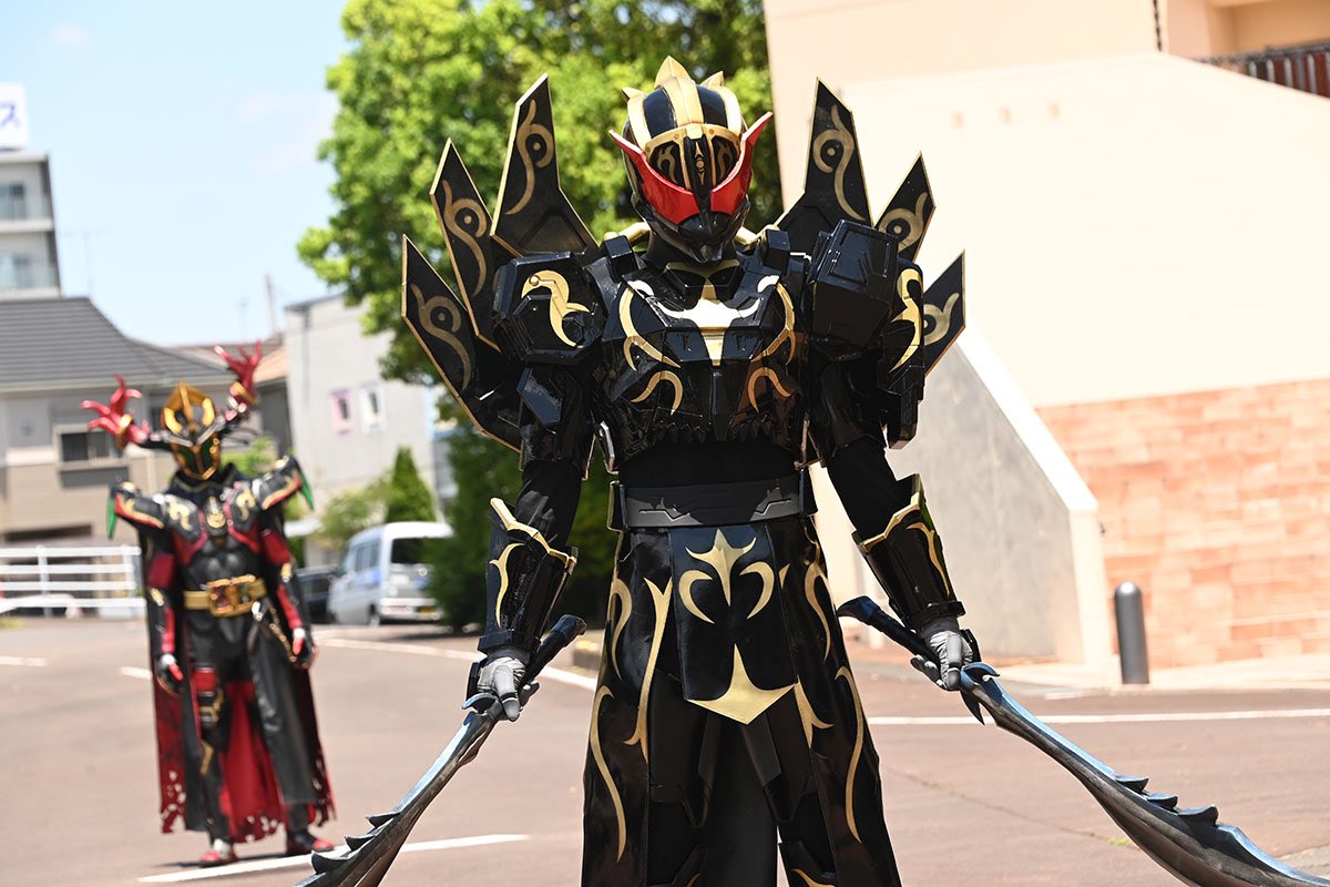 仮面ライダーにセイバー44話予告に謎の黒い戦士の姿 ストリウスの操る4賢神なのか スーツはどうやらゼロワンのバトルレイダーの流用のもよう ニチアサエイト